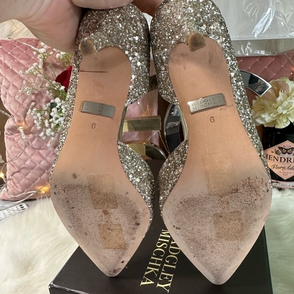 AUTHENTIC BADGLEY MISCHKA GOLD SPARKLE DAISY D’ORSAY PUMP HEELS SIZE 6 - Picture 7 of 10